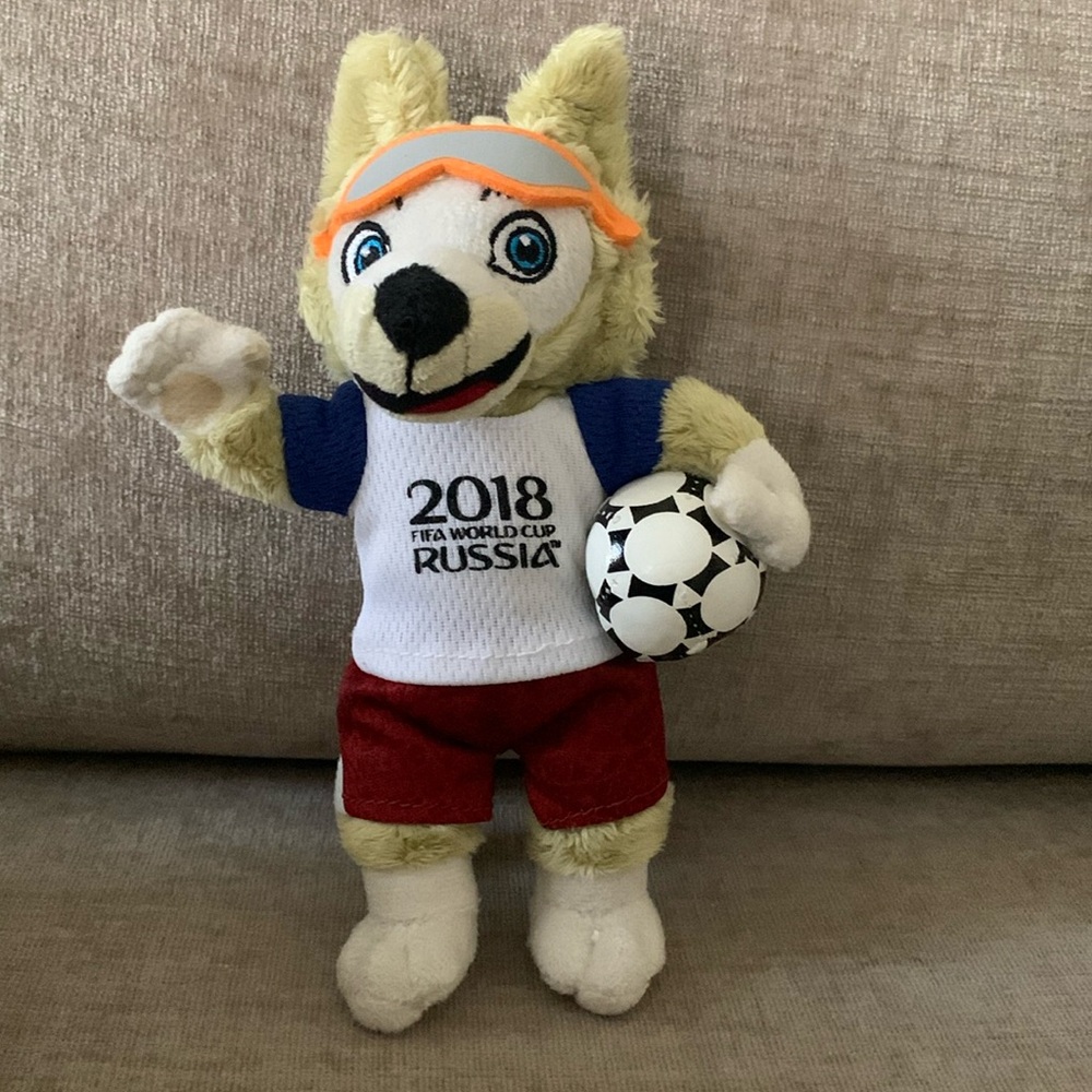 FIFA 2018 World Cup souvenir wolf plushie, Zabivaka